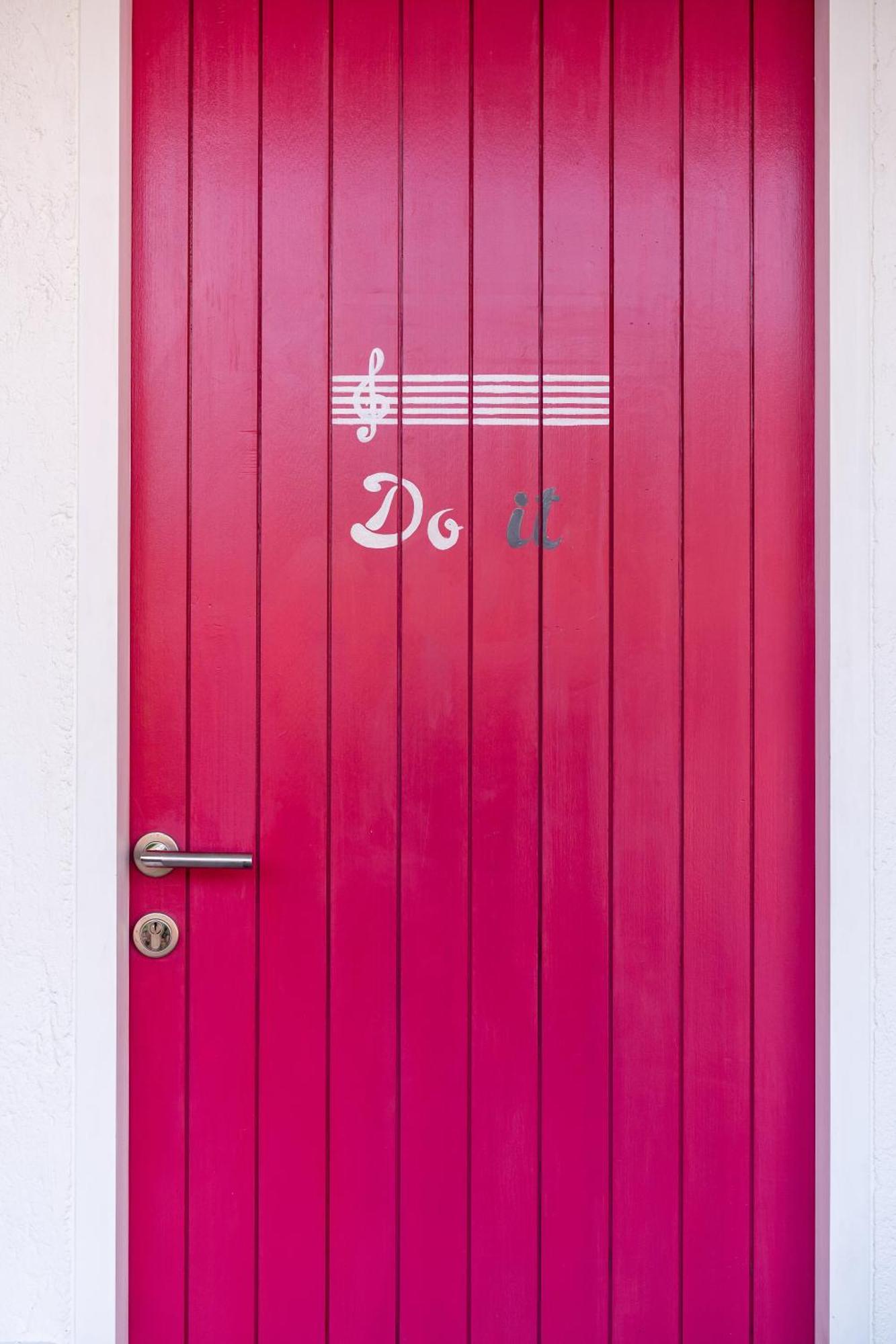 Pinkprivate Balangan - For Cool Adults Only Bed & Breakfast Jimbaran Exterior foto